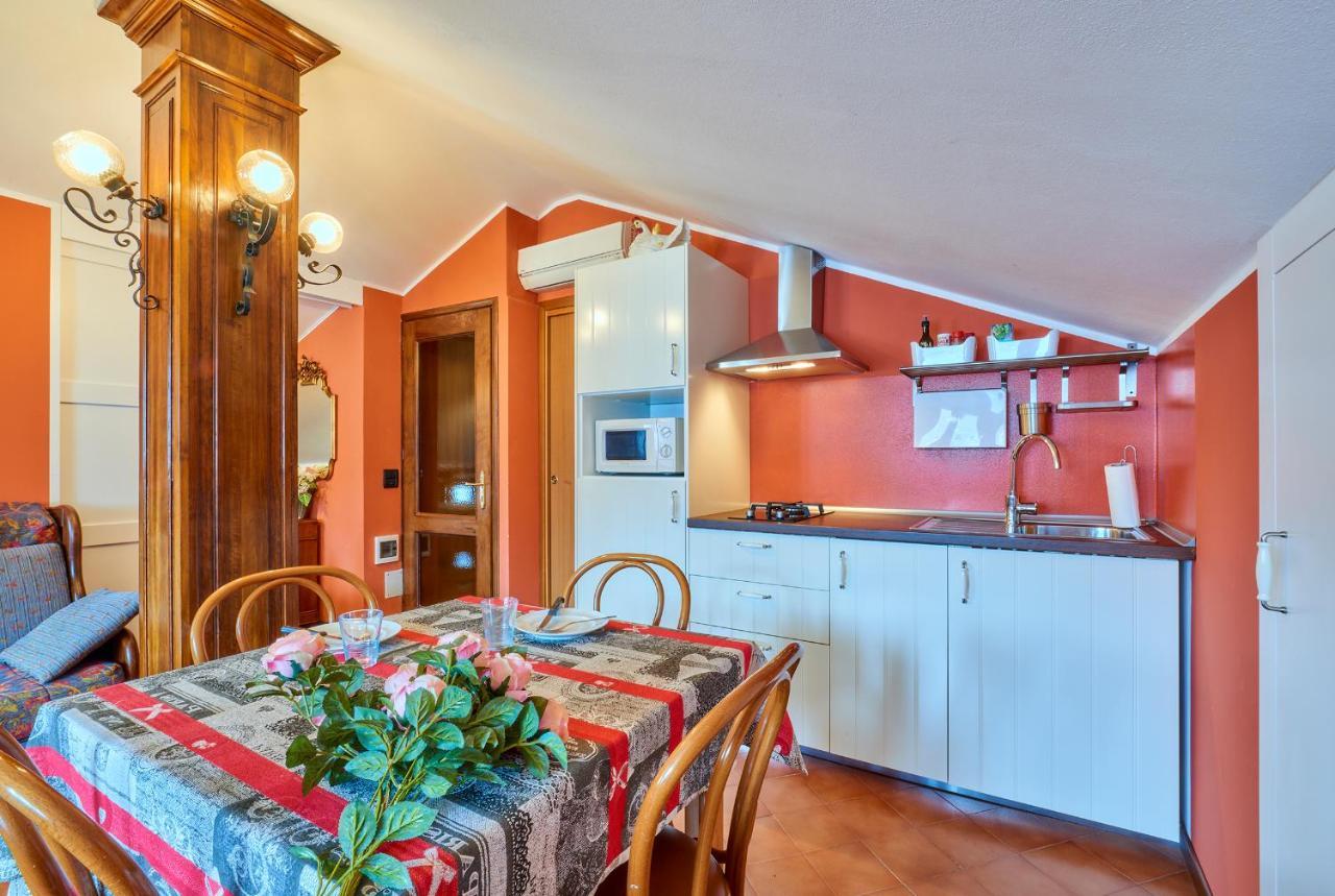 B&B - Foresteria - Frontelago Lake Como 曼代洛-德尔拉里奥 外观 照片